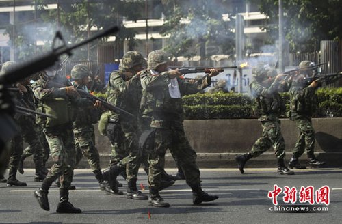 曼谷再爆發(fā)流血沖突8人死亡 泰國(guó)亂局難解