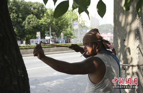 組圖：泰國紅衫軍和軍警發(fā)生沖突