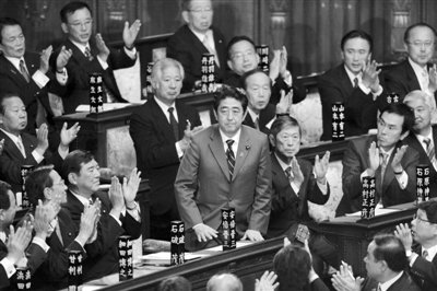 安倍晉三再任日首相 外祖父曾是甲級戰(zhàn)犯(圖)