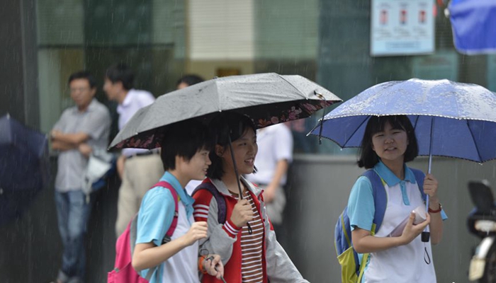 中考6月22日開考 福州考點為考生提供防雨用具等服務(wù)