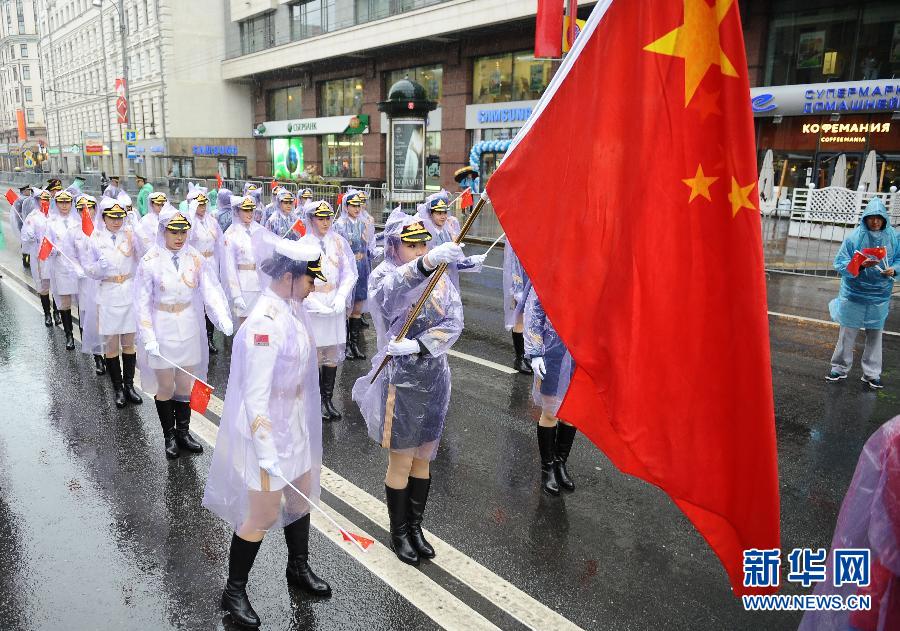 （XHDW）（2）中國(guó)人民解放軍軍樂團(tuán)與女子儀仗隊(duì)亮相莫斯科