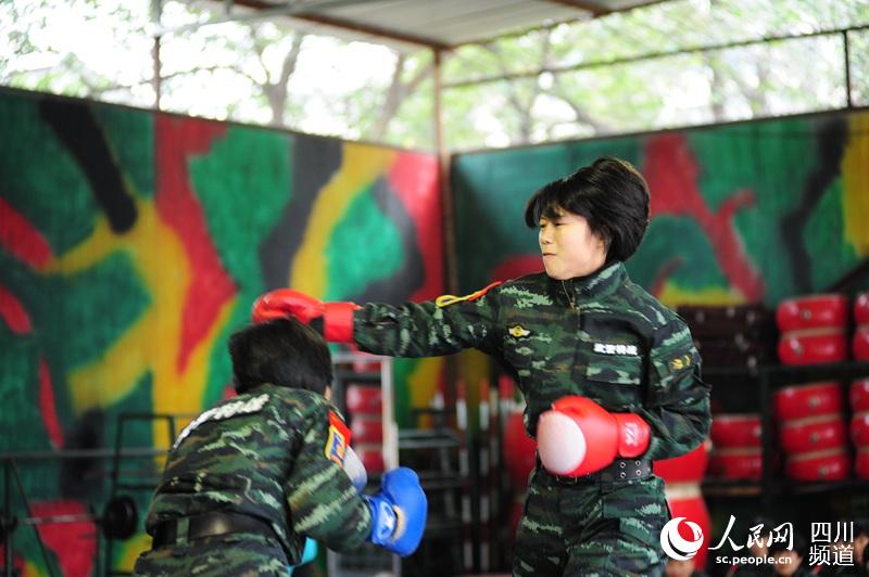 對抗賽，打出不一樣的風采。（圖片由四川武警涼山支提供）