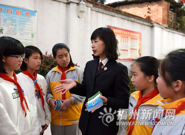 黃榮婷：她是“最美女性”，更是堅強媽媽